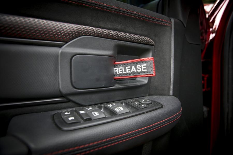 Детали интерьера Dodge Ram Rebel TRX Concept 2016 года  (фото 19 из 24)